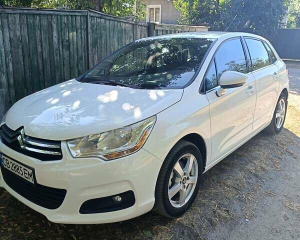 Білий Сітроен С4, об'ємом двигуна 1.59 л та пробігом 229 тис. км за 7500 $, фото 1 на Automoto.ua