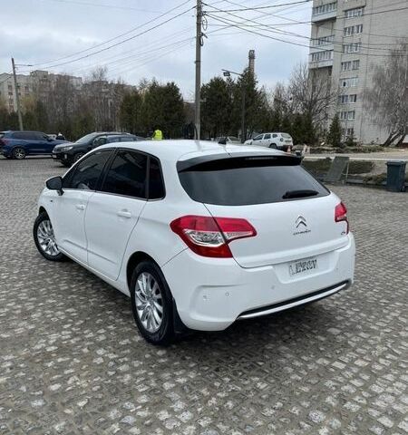 Белый Ситроен С4, объемом двигателя 1.6 л и пробегом 216 тыс. км за 9000 $, фото 1 на Automoto.ua