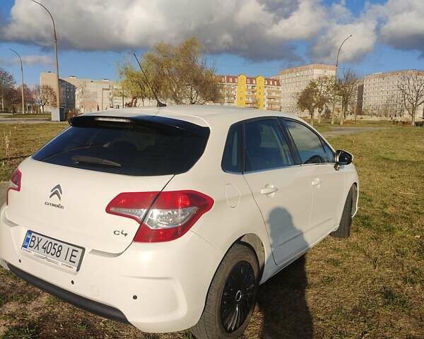 Белый Ситроен С4, объемом двигателя 1.6 л и пробегом 205 тыс. км за 6500 $, фото 4 на Automoto.ua
