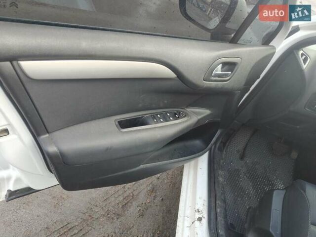 Білий Сітроен С4, об'ємом двигуна 1.56 л та пробігом 236 тис. км за 3850 $, фото 1 на Automoto.ua