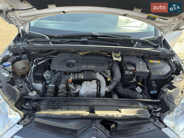 Білий Сітроен С4, об'ємом двигуна 1.56 л та пробігом 192 тис. км за 6000 $, фото 35 на Automoto.ua