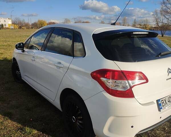 Белый Ситроен С4, объемом двигателя 1.6 л и пробегом 205 тыс. км за 6500 $, фото 6 на Automoto.ua