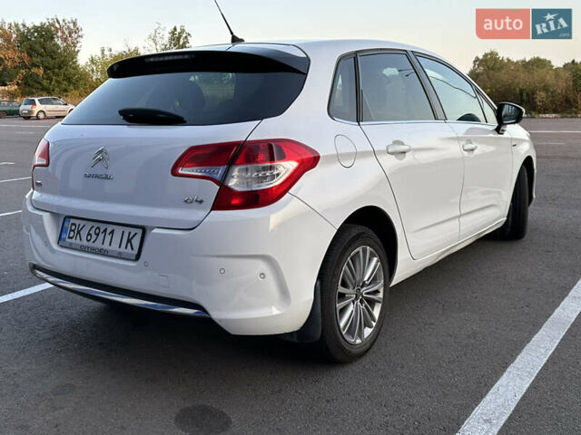 Белый Ситроен С4, объемом двигателя 1.6 л и пробегом 279 тыс. км за 7999 $, фото 3 на Automoto.ua