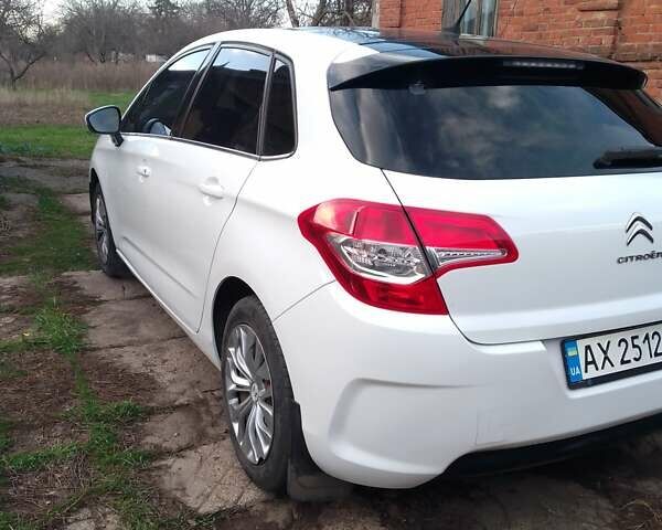 Белый Ситроен С4, объемом двигателя 1.59 л и пробегом 235 тыс. км за 4500 $, фото 11 на Automoto.ua