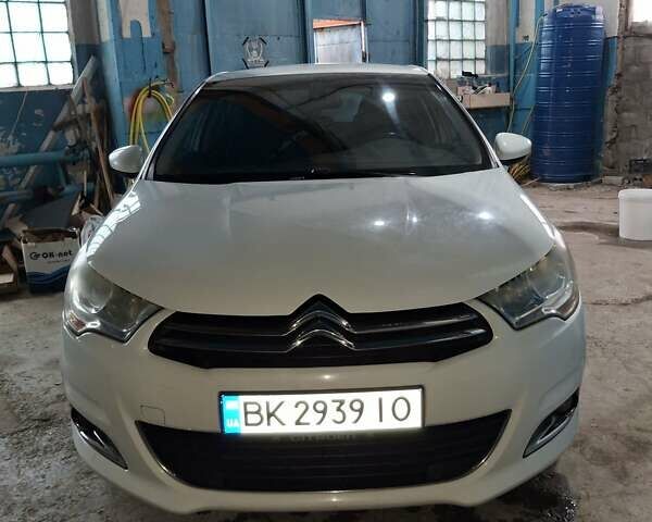 Белый Ситроен С4, объемом двигателя 1.6 л и пробегом 215 тыс. км за 7300 $, фото 16 на Automoto.ua