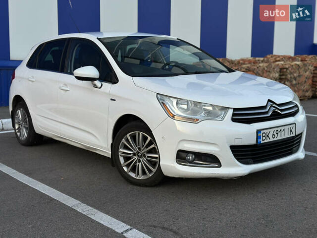 Белый Ситроен С4, объемом двигателя 1.6 л и пробегом 279 тыс. км за 7999 $, фото 6 на Automoto.ua