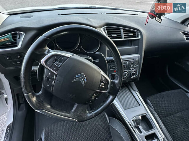 Белый Ситроен С4, объемом двигателя 1.6 л и пробегом 279 тыс. км за 7999 $, фото 21 на Automoto.ua