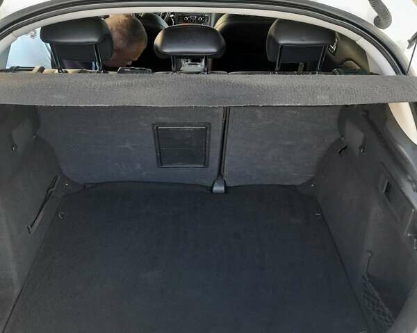 Білий Сітроен С4, об'ємом двигуна 1.6 л та пробігом 156 тис. км за 8000 $, фото 22 на Automoto.ua