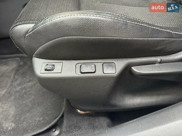 Белый Ситроен С4, объемом двигателя 1.56 л и пробегом 265 тыс. км за 7500 $, фото 11 на Automoto.ua