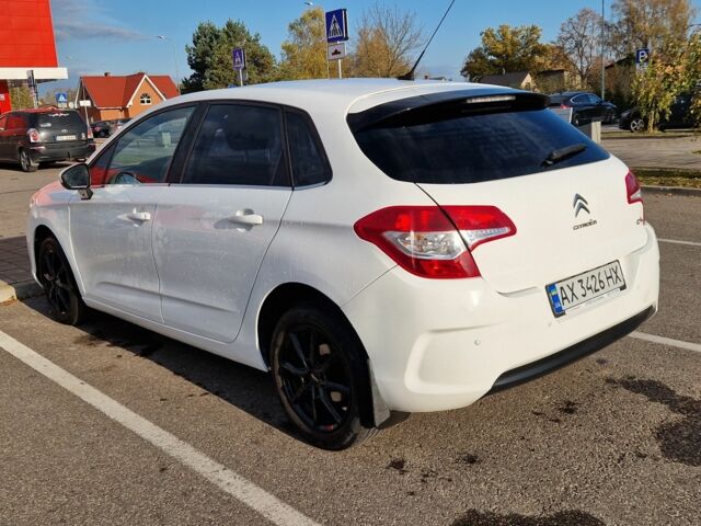 Белый Ситроен С4, объемом двигателя 1.6 л и пробегом 242 тыс. км за 5500 $, фото 3 на Automoto.ua