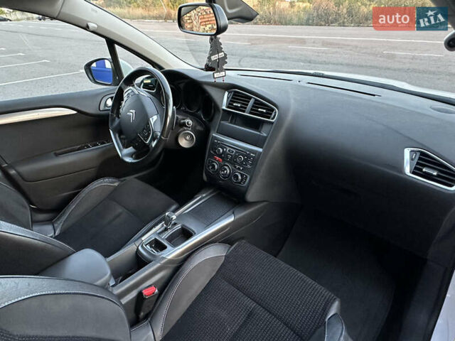 Белый Ситроен С4, объемом двигателя 1.6 л и пробегом 279 тыс. км за 7999 $, фото 12 на Automoto.ua