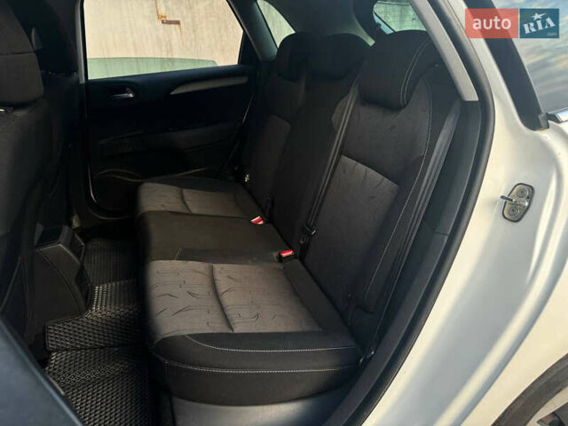 Белый Ситроен С4, объемом двигателя 1.6 л и пробегом 182 тыс. км за 6990 $, фото 9 на Automoto.ua