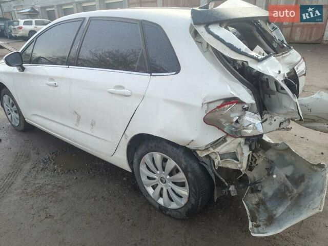 Білий Сітроен С4, об'ємом двигуна 1.56 л та пробігом 236 тис. км за 3850 $, фото 3 на Automoto.ua