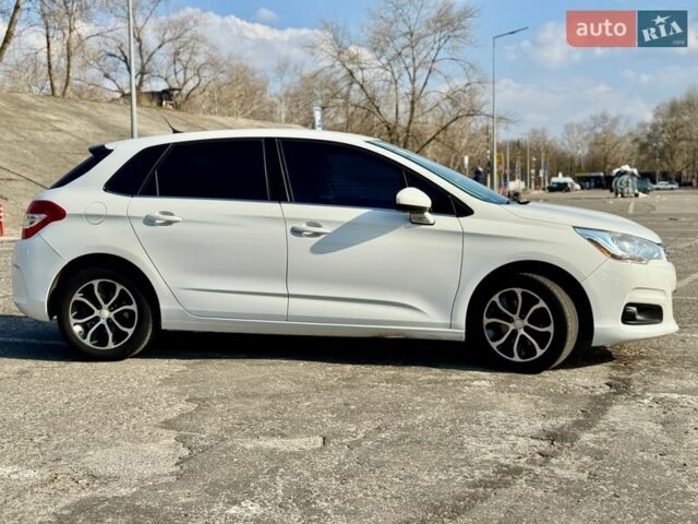Білий Сітроен С4, об'ємом двигуна 1.56 л та пробігом 157 тис. км за 8299 $, фото 4 на Automoto.ua