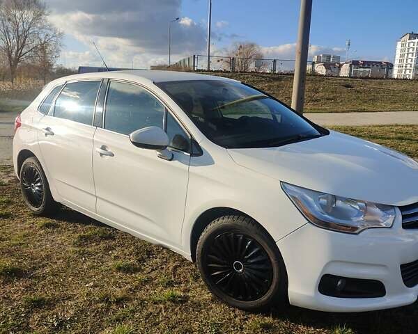 Белый Ситроен С4, объемом двигателя 1.6 л и пробегом 205 тыс. км за 6500 $, фото 3 на Automoto.ua
