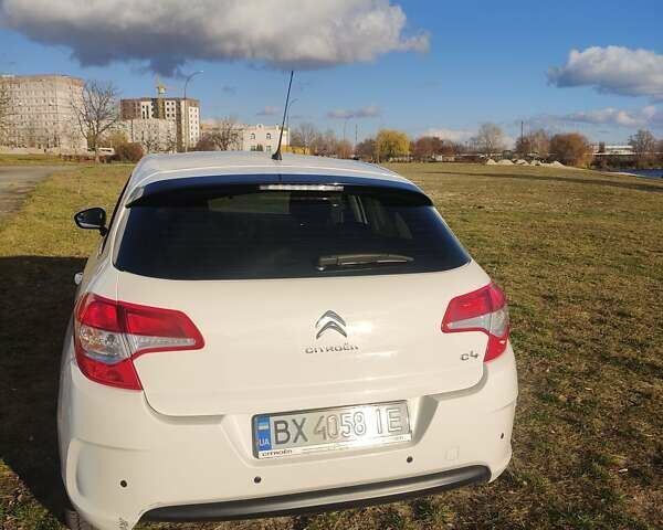 Белый Ситроен С4, объемом двигателя 1.6 л и пробегом 205 тыс. км за 6500 $, фото 5 на Automoto.ua
