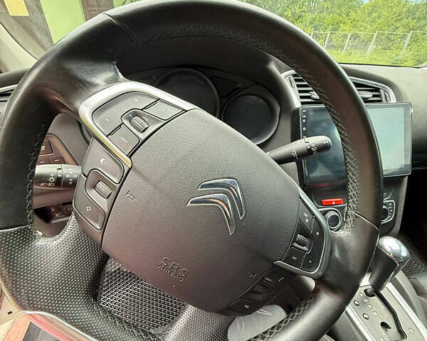 Белый Ситроен С4, объемом двигателя 1.6 л и пробегом 104 тыс. км за 8100 $, фото 10 на Automoto.ua