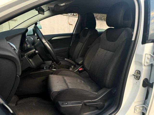 Білий Сітроен С4, об'ємом двигуна 1.6 л та пробігом 182 тис. км за 6990 $, фото 8 на Automoto.ua