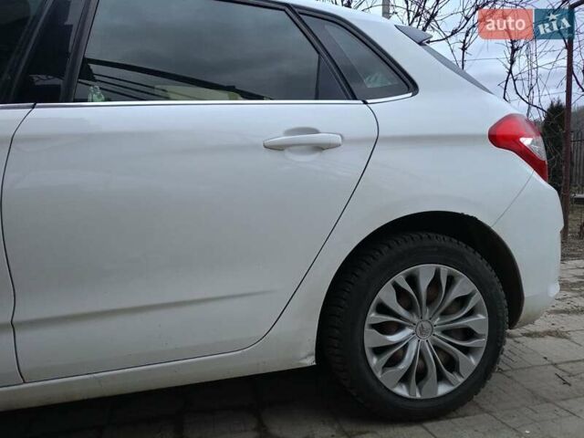 Белый Ситроен С4, объемом двигателя 1.56 л и пробегом 275 тыс. км за 4800 $, фото 2 на Automoto.ua