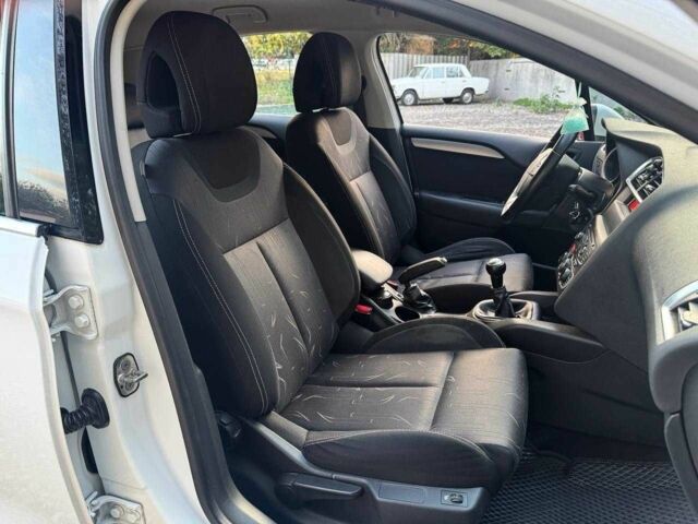 Белый Ситроен С4, объемом двигателя 1.6 л и пробегом 182 тыс. км за 6990 $, фото 11 на Automoto.ua