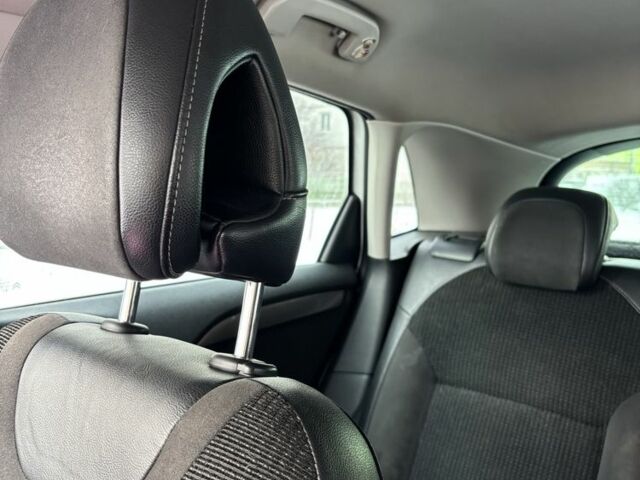 Белый Ситроен С4, объемом двигателя 1.6 л и пробегом 229 тыс. км за 7700 $, фото 13 на Automoto.ua