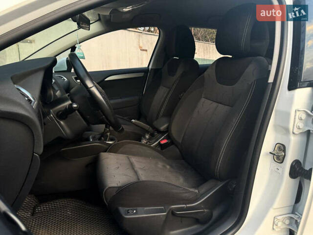 Белый Ситроен С4, объемом двигателя 1.6 л и пробегом 182 тыс. км за 6990 $, фото 8 на Automoto.ua