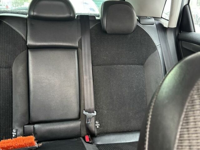 Белый Ситроен С4, объемом двигателя 1.6 л и пробегом 229 тыс. км за 7700 $, фото 12 на Automoto.ua