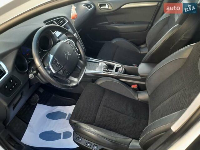 Білий Сітроен С4, об'ємом двигуна 1.6 л та пробігом 156 тис. км за 8000 $, фото 27 на Automoto.ua
