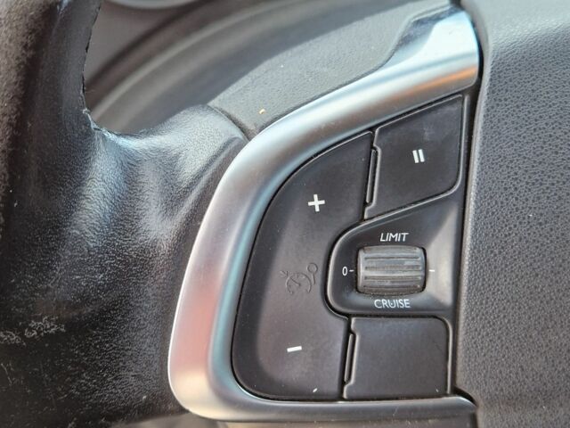 Белый Ситроен С4, объемом двигателя 1.6 л и пробегом 242 тыс. км за 5500 $, фото 11 на Automoto.ua