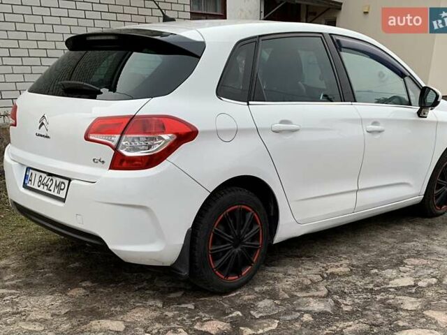 Белый Ситроен С4, объемом двигателя 1.6 л и пробегом 190 тыс. км за 7700 $, фото 2 на Automoto.ua
