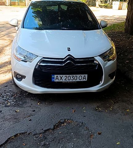 Білий Сітроен С4, об'ємом двигуна 1.6 л та пробігом 119 тис. км за 9000 $, фото 4 на Automoto.ua
