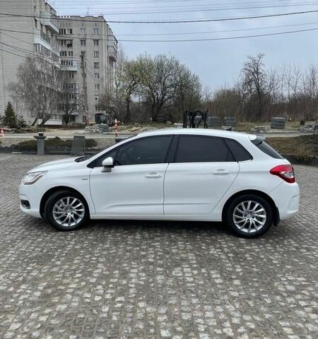 Белый Ситроен С4, объемом двигателя 1.6 л и пробегом 216 тыс. км за 9000 $, фото 7 на Automoto.ua