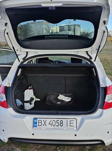 Белый Ситроен С4, объемом двигателя 1.6 л и пробегом 205 тыс. км за 6500 $, фото 23 на Automoto.ua