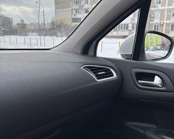 Білий Сітроен С4, об'ємом двигуна 1.6 л та пробігом 229 тис. км за 7700 $, фото 13 на Automoto.ua