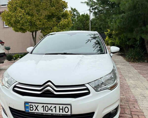 Белый Ситроен С4, объемом двигателя 1.6 л и пробегом 104 тыс. км за 8100 $, фото 6 на Automoto.ua