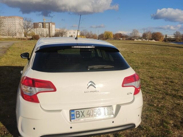 Белый Ситроен С4, объемом двигателя 1.6 л и пробегом 205 тыс. км за 6500 $, фото 4 на Automoto.ua