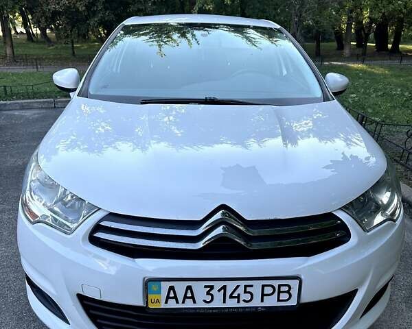 Білий Сітроен С4, об'ємом двигуна 1.59 л та пробігом 164 тис. км за 6500 $, фото 11 на Automoto.ua