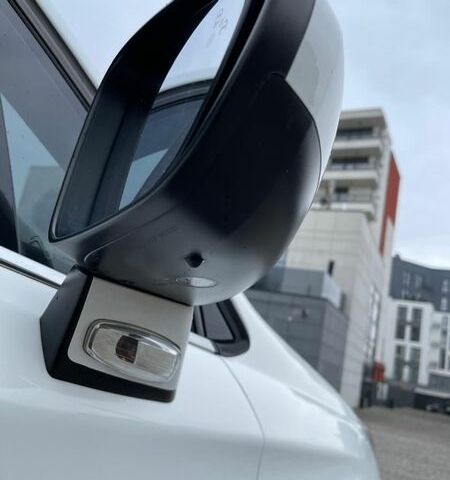 Белый Ситроен С4, объемом двигателя 1.6 л и пробегом 216 тыс. км за 9000 $, фото 9 на Automoto.ua