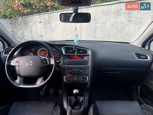 Белый Ситроен С4, объемом двигателя 1.6 л и пробегом 182 тыс. км за 6990 $, фото 13 на Automoto.ua