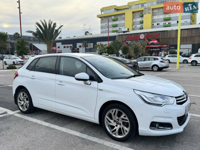 Белый Ситроен С4, объемом двигателя 1.56 л и пробегом 115 тыс. км за 8300 $, фото 2 на Automoto.ua