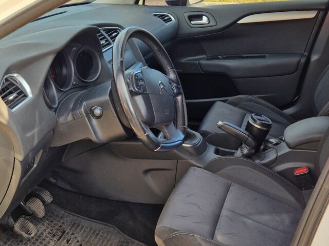 Белый Ситроен С4, объемом двигателя 1.6 л и пробегом 242 тыс. км за 5500 $, фото 8 на Automoto.ua