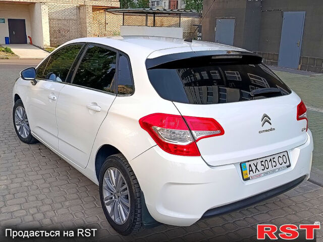 Ситроен С4 2012 в Харькове на Automoto.ua Белый Ситроен С4, объемом двигателя 1.6 л и пробегом 178 тыс. км за 6500 $, фото 2 на Automoto.ua