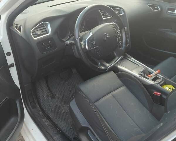 Білий Сітроен С4, об'ємом двигуна 1.56 л та пробігом 236 тис. км за 3850 $, фото 2 на Automoto.ua