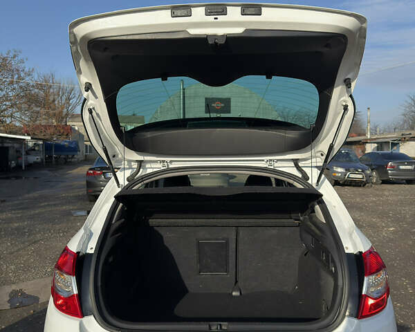 Білий Сітроен С4, об'ємом двигуна 1.56 л та пробігом 192 тис. км за 6000 $, фото 19 на Automoto.ua