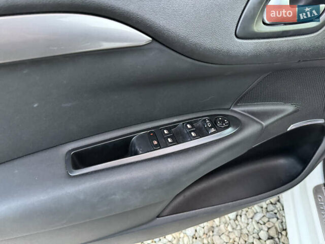 Ситроен С4 2012 в Ивано-Франковске на Automoto.ua Белый Ситроен С4, объемом двигателя 1.56 л и пробегом 263 тыс. км за 7300 $, фото 15 на Automoto.ua