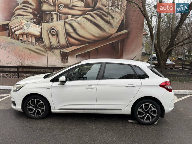 Белый Ситроен С4, объемом двигателя 1.56 л и пробегом 265 тыс. км за 7500 $, фото 5 на Automoto.ua