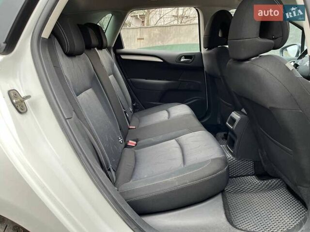 Білий Сітроен С4, об'ємом двигуна 1.6 л та пробігом 182 тис. км за 6490 $, фото 12 на Automoto.ua
