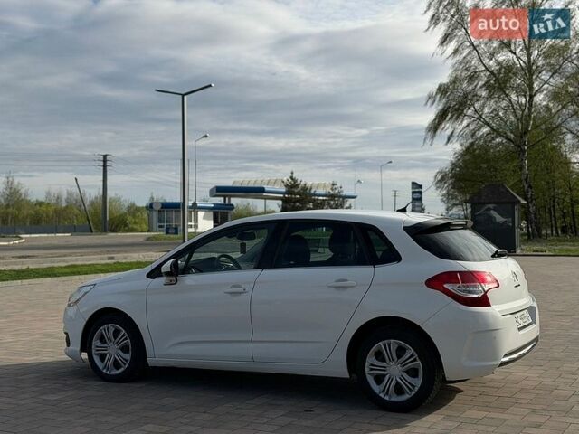 Белый Ситроен С4, объемом двигателя 1.6 л и пробегом 300 тыс. км за 4999 $, фото 6 на Automoto.ua