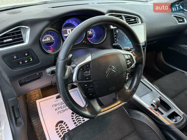 Ситроен С4 2012 в Ивано-Франковске на Automoto.ua Белый Ситроен С4, объемом двигателя 1.56 л и пробегом 263 тыс. км за 7300 $, фото 19 на Automoto.ua