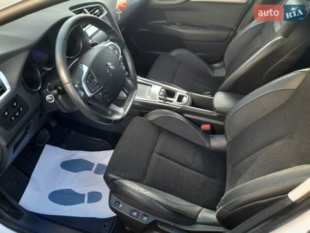 Білий Сітроен С4, об'ємом двигуна 1.6 л та пробігом 156 тис. км за 8000 $, фото 16 на Automoto.ua